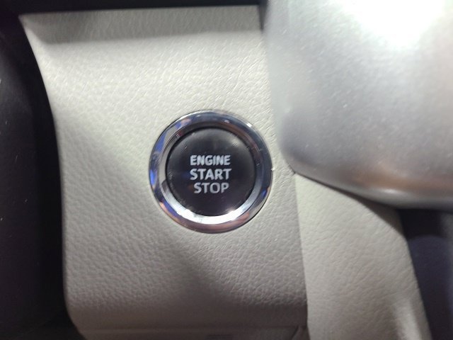 Used 2015 Predawn Gray Mica Toyota XLE image 35