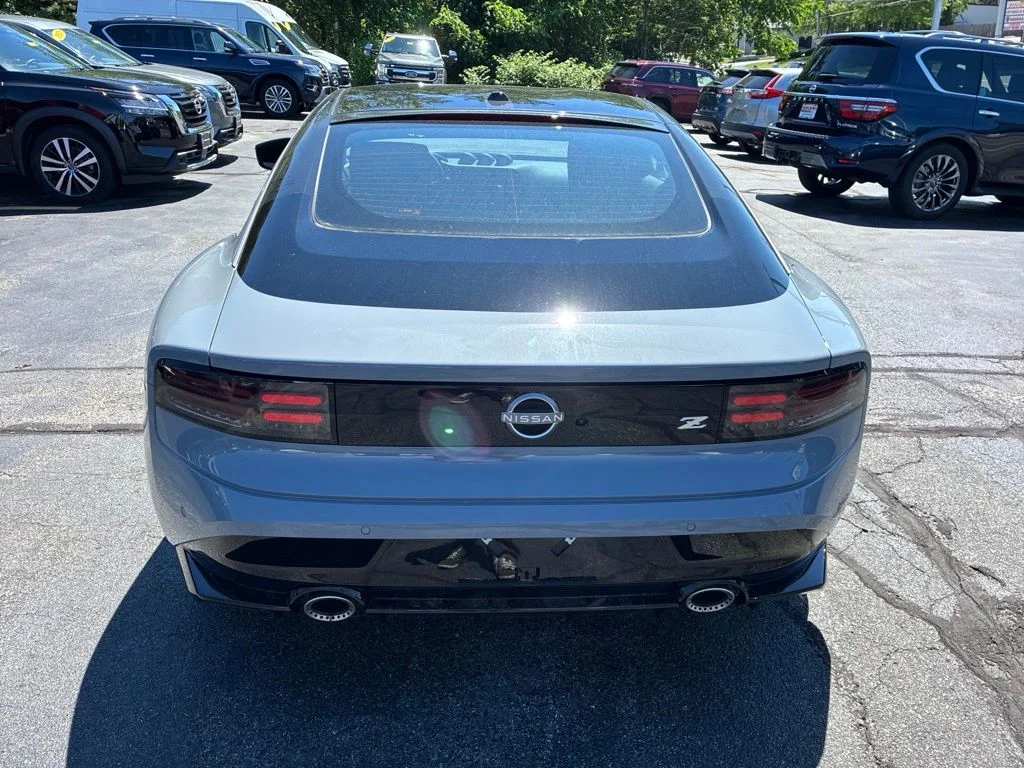 New 2026 Boulder Gray Pearl / Super Black Two-tone Nissan Sport image 6