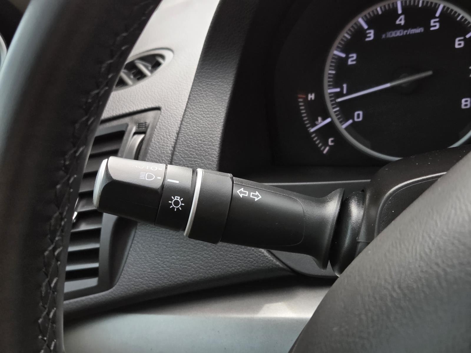 Used 2016 White Diamond Pearl Acura BASE image 23
