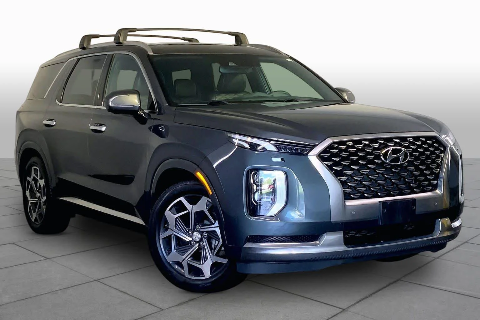 Used 2022 Rainforest Hyundai Calligraphy image 3