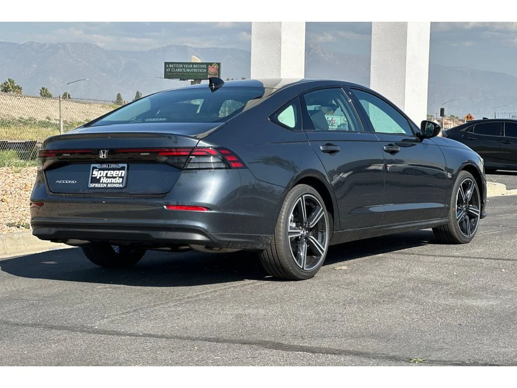 New 2026 Meteorite Gray Metallic Honda SE image 4