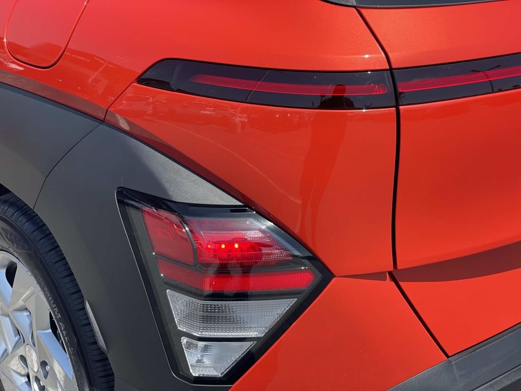 2025 Hyundai Kona SE - Photo 29
