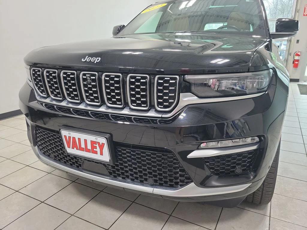 Used 2022 Black Jeep Summit image 27