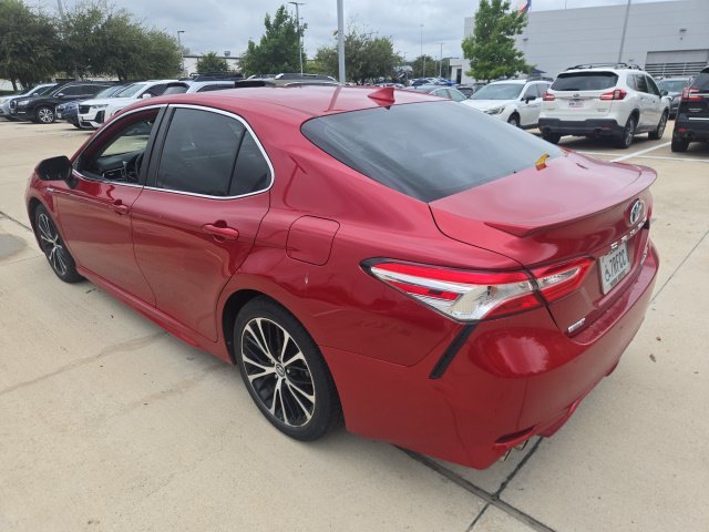 Used 2020 Supersonic Red Toyota SE image 4