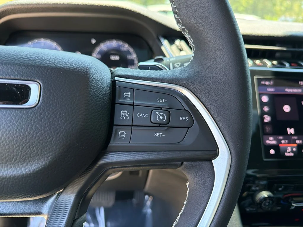 Used 2025 Red Jeep Altitude X image 23