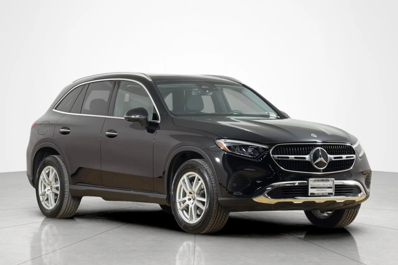 Used 2023 Black Mercedes-Benz GLC 300 image 7