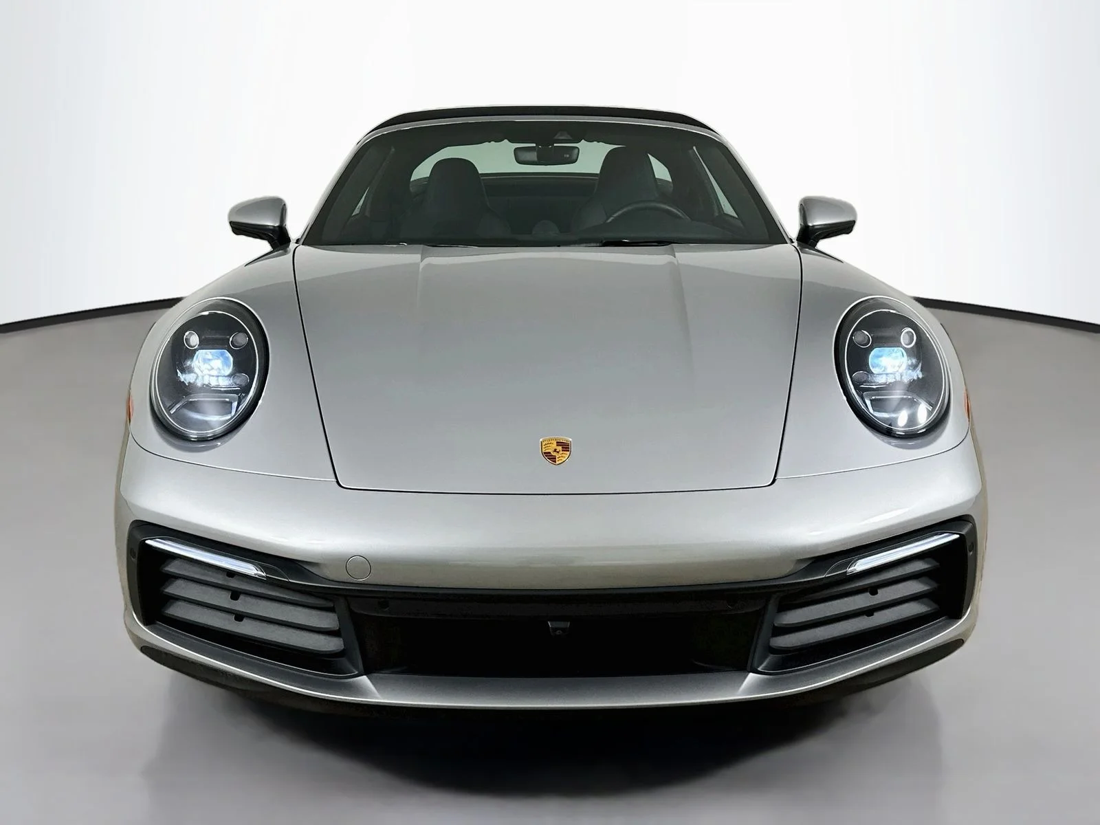Used 2022  Porsche  image 2