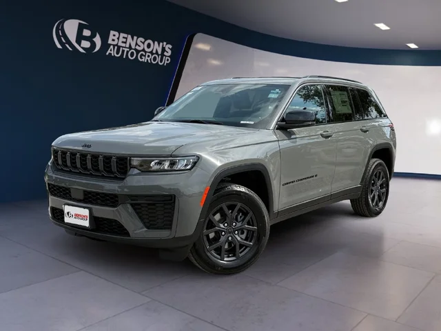 2027 Jeep Grand Cherokee Laredo Altitude