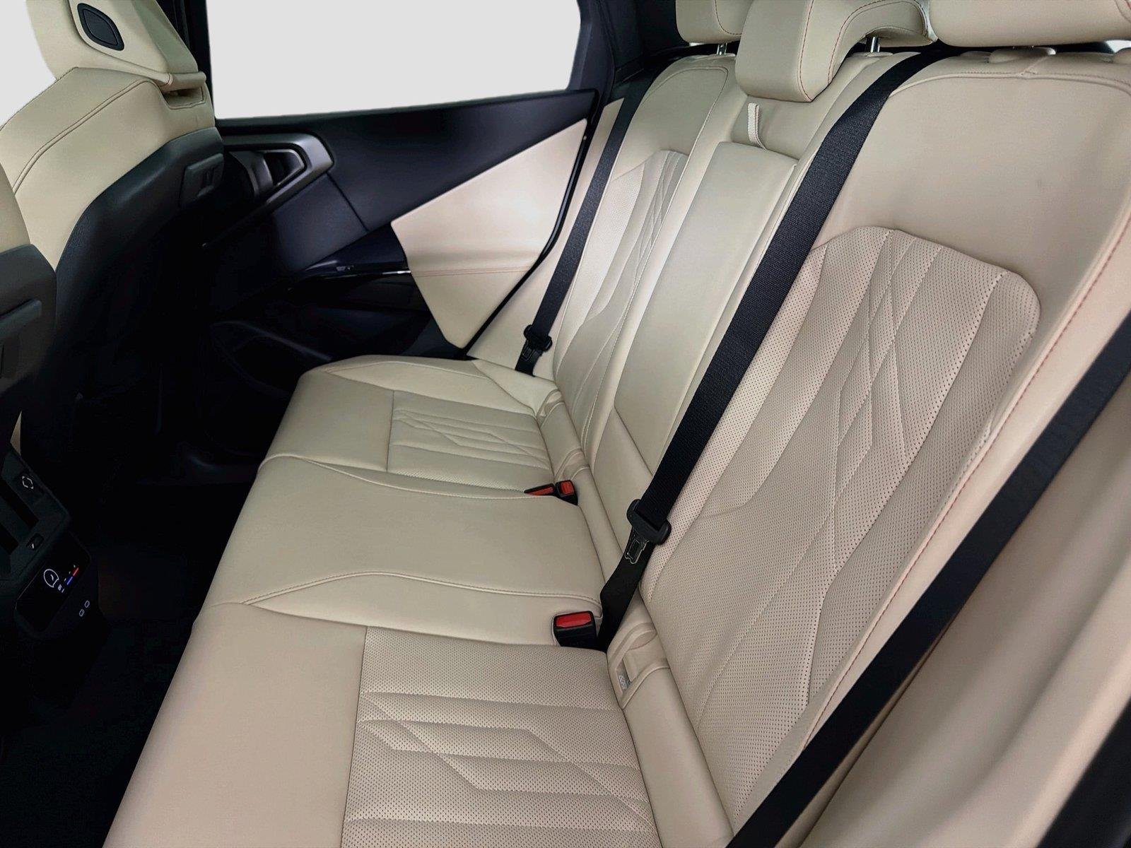 New 2026 Skyscraper Grey Metallic BMW 30 xDrive image 24