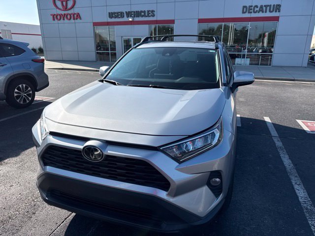 Used 2019 Silver Toyota XLE image 4
