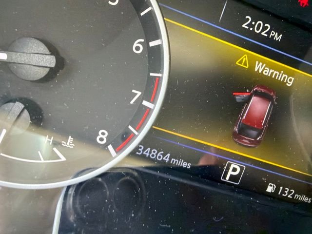 Used 2015 Red Nissan SV image 3