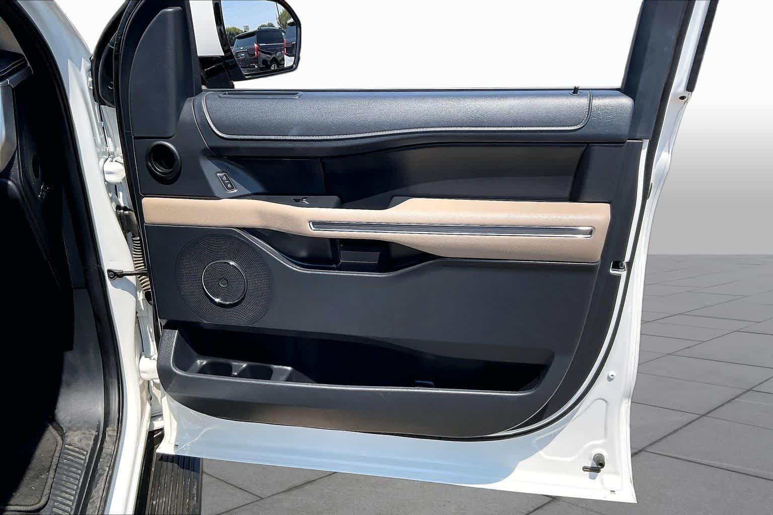 Used 2024 Star White Metallic Tri-Coat Ford XLT image 21