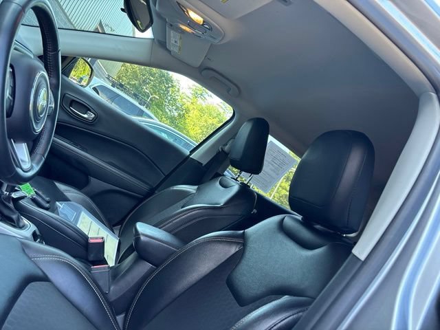 Used 2018 Billet Silver Metallic Clearcoat Jeep Latitude image 16
