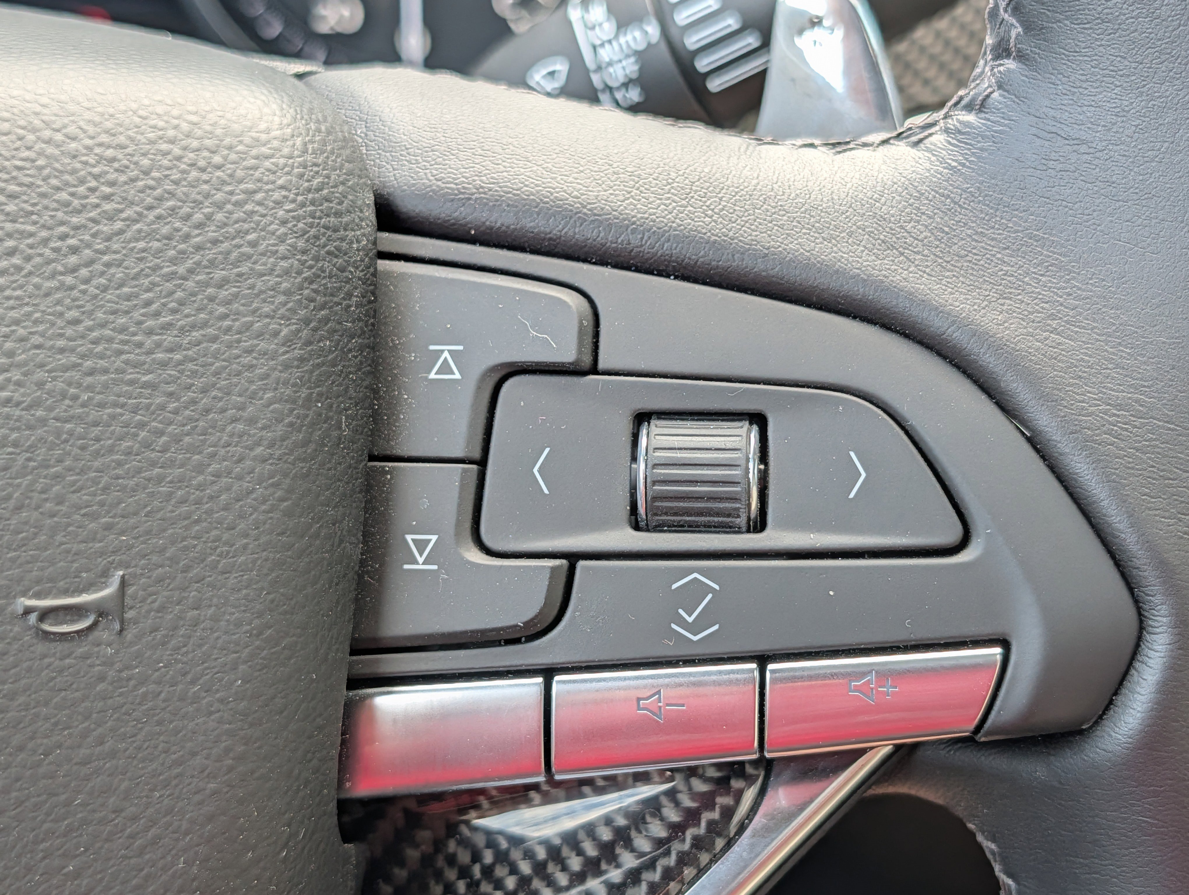 2025 Cadillac XT6 Sport - Photo 24