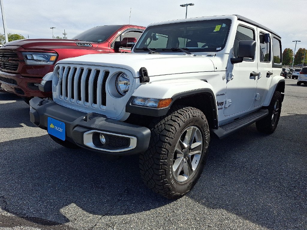 Used 2022 White Jeep Unlimited Sahara image 3