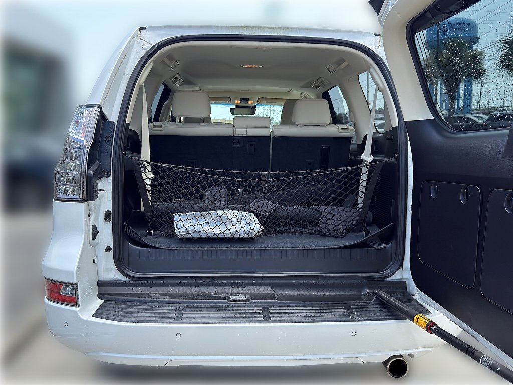 Used 2020 Starfire Pearl Lexus Base image 8