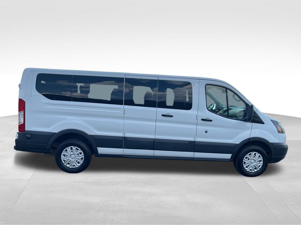 Used 2016 White Ford XL image 6