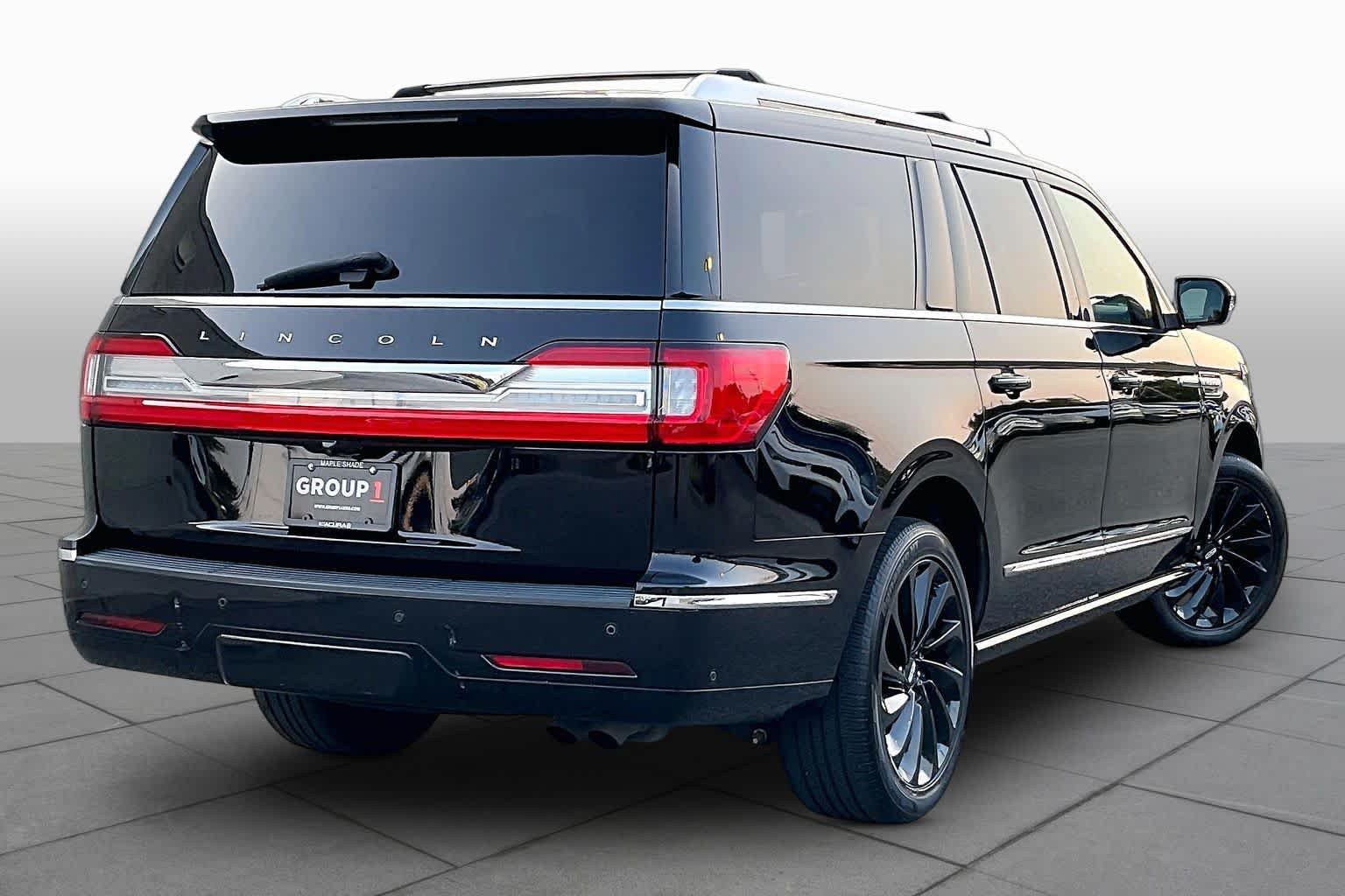 Used 2021 Infinite Black Lincoln Reserve image 13
