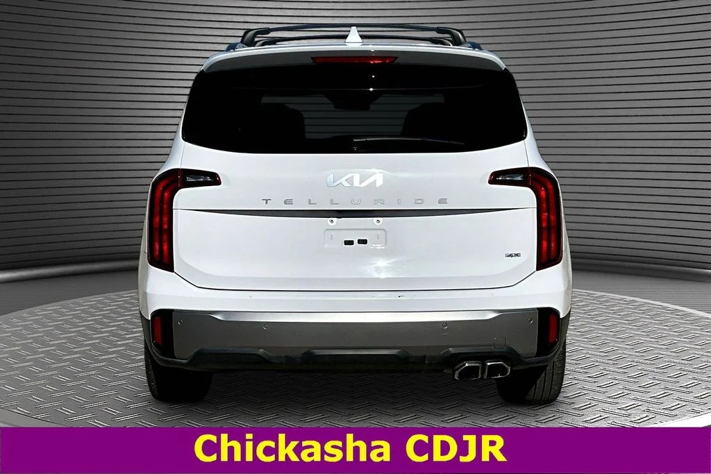 Used 2025 White Kia S image 5