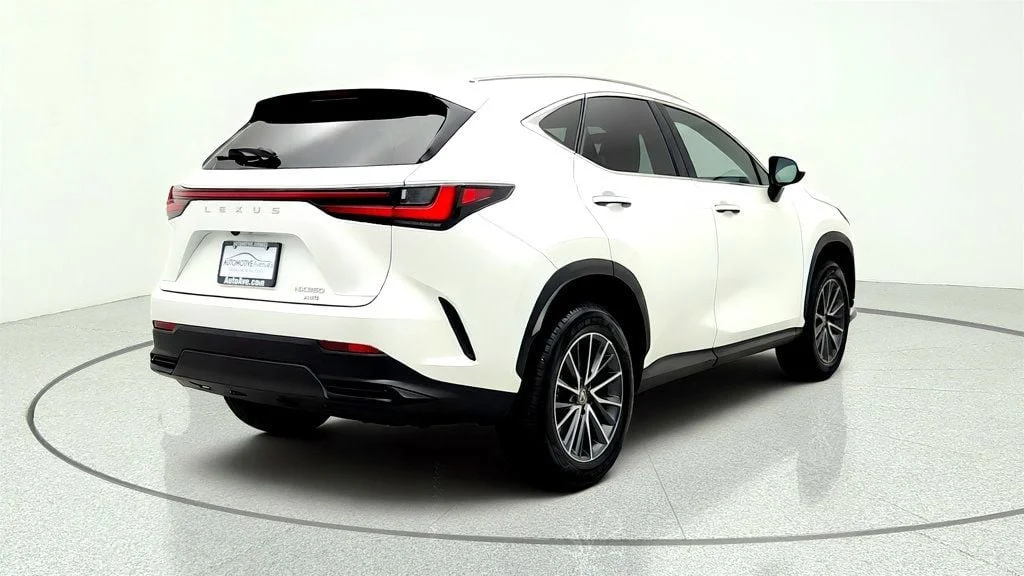 Used 2024 Eminent White Pearl Lexus NX 350 AWD w/ Power Moonroof & Heated Steering Wheel image 5