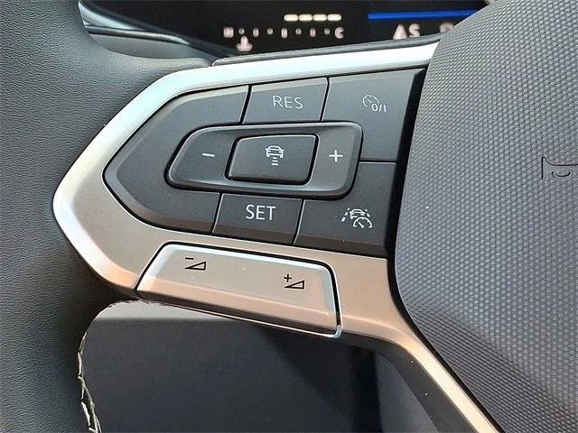 2025 Volkswagen Taos SE - Photo 16