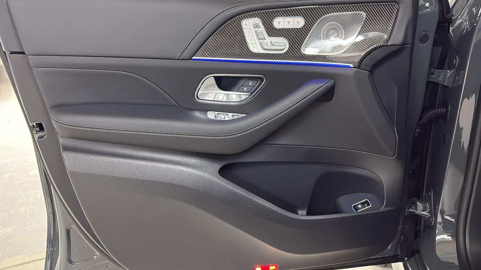 New 2026 MANUFAKTUR Silicon Grey Mercedes-Benz AMG® GLE 63 S image 15