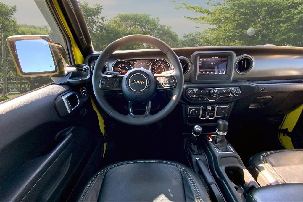 Used 2023 Yellow Jeep Sport S image 8