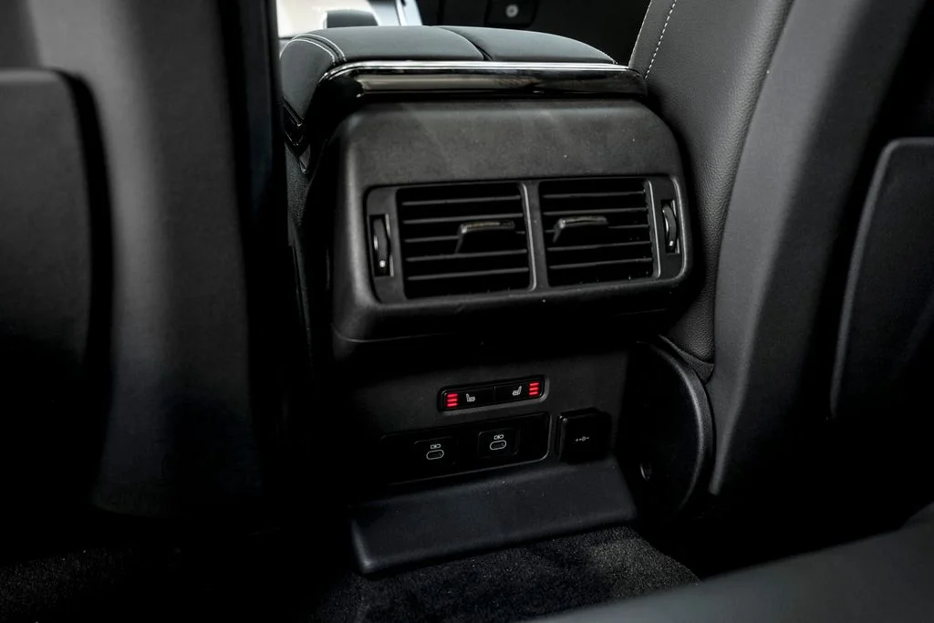 New 2026 Santorini Black Land Rover P250 Belgravia image 17