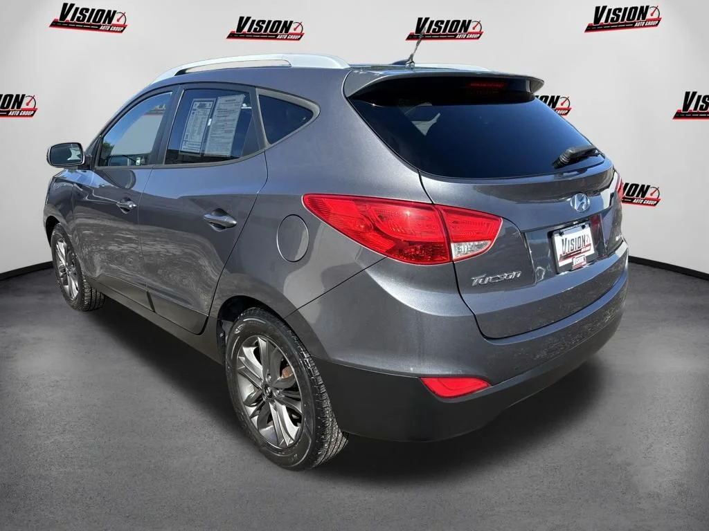 Used 2015 Gray Hyundai SE image 3