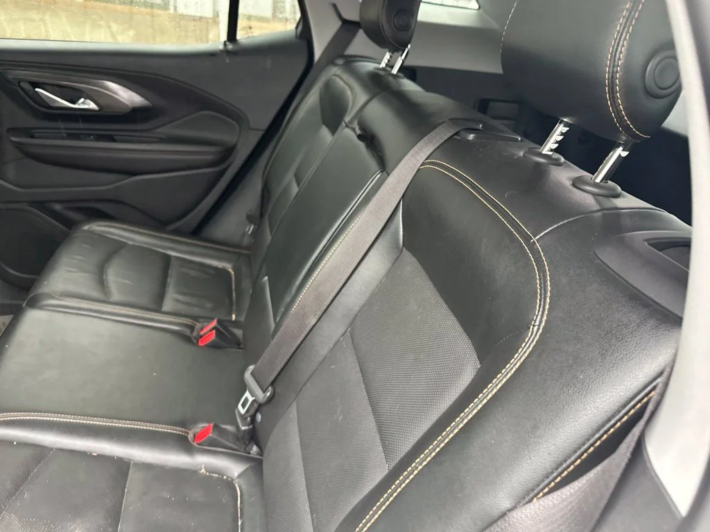Used 2020 White GMC SLT image 24