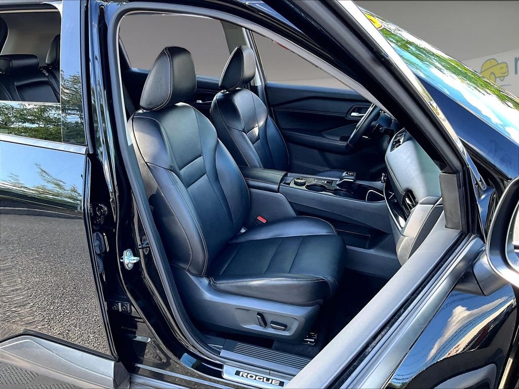 Used 2024 Black Nissan SL image 11
