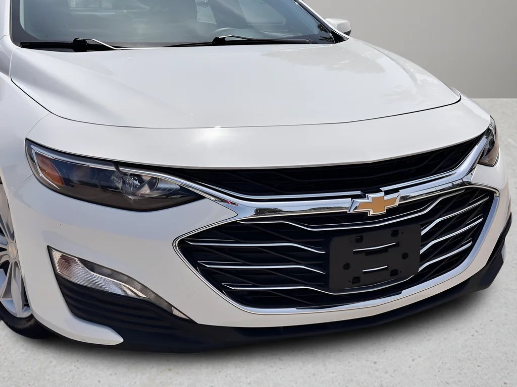 Used 2024 White Chevrolet LT image 23