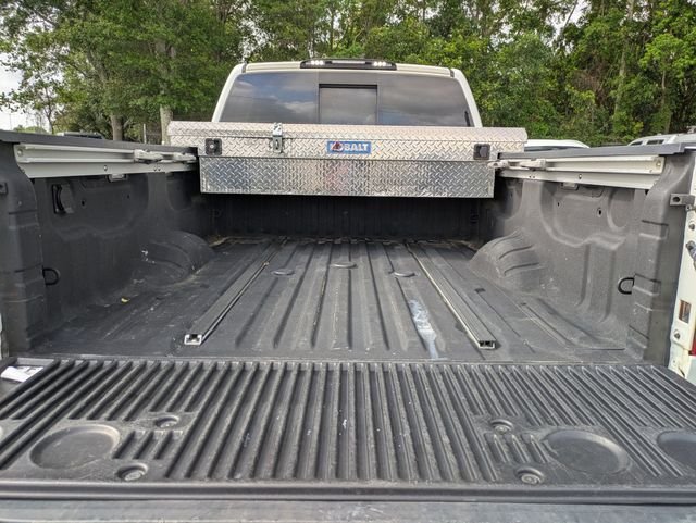 Used 2017 White Nissan SL image 32