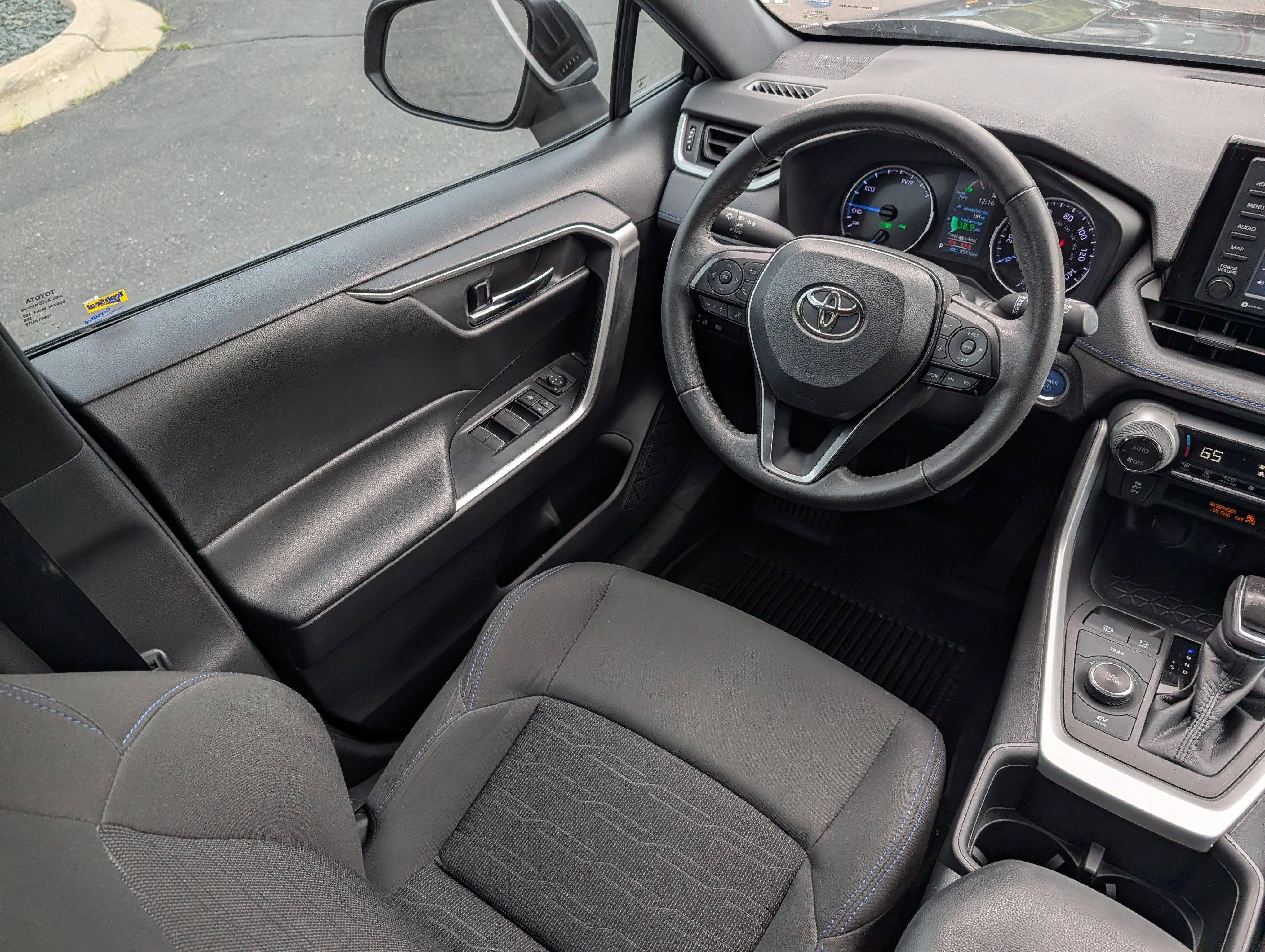 Used 2022 Magnetic Gray Metallic Toyota Hybrid SE image 9