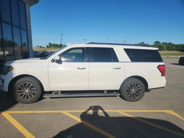 Used 2019 White Ford Limited image 3
