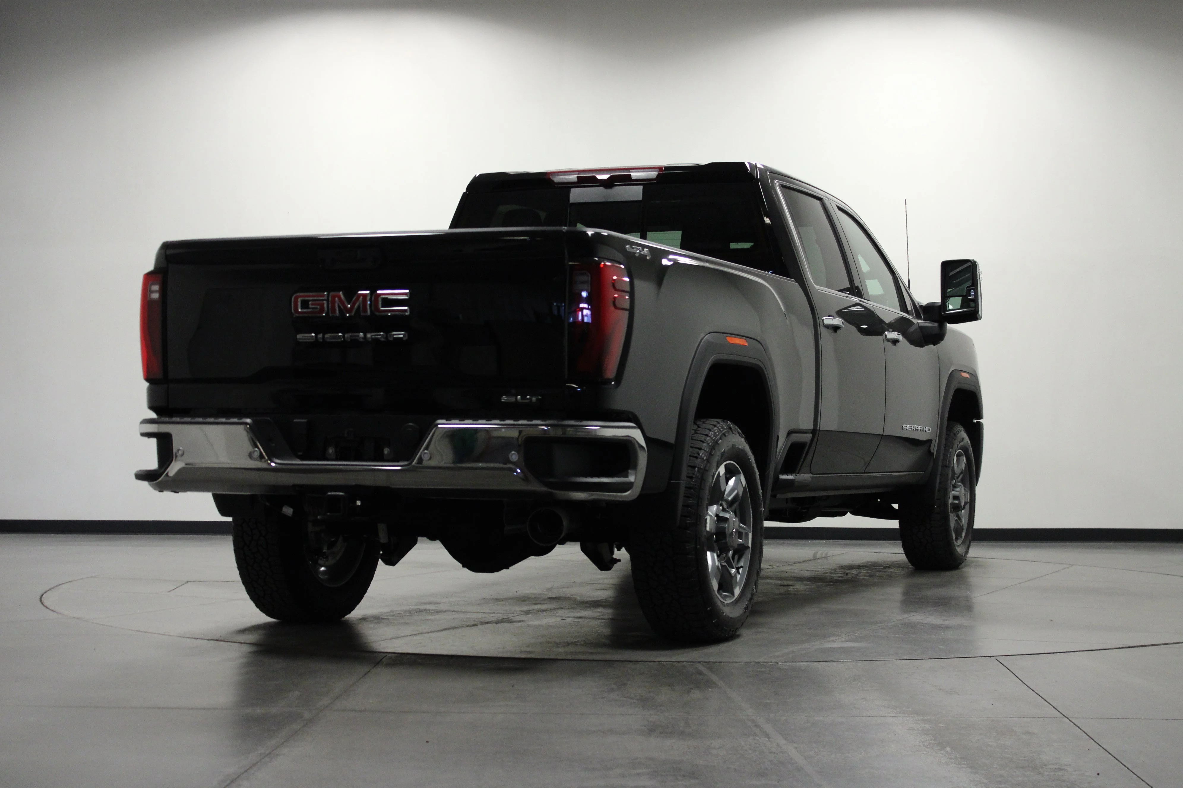New 2026 Onyx Black GMC SLT image 4