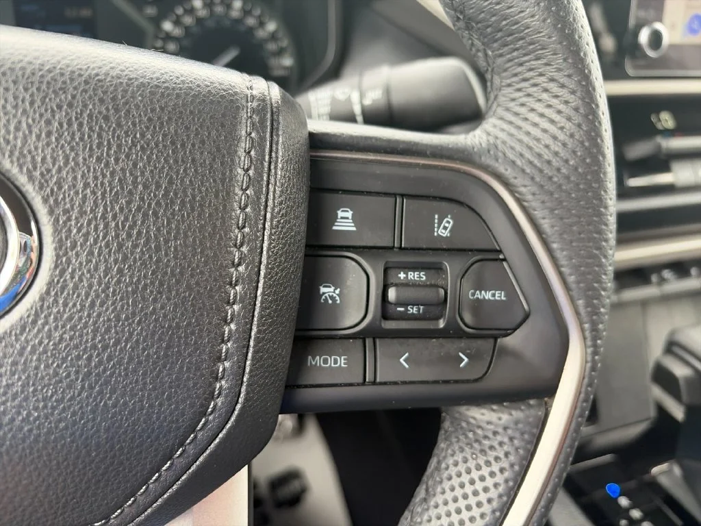 Used 2025  Toyota SR5 image 29