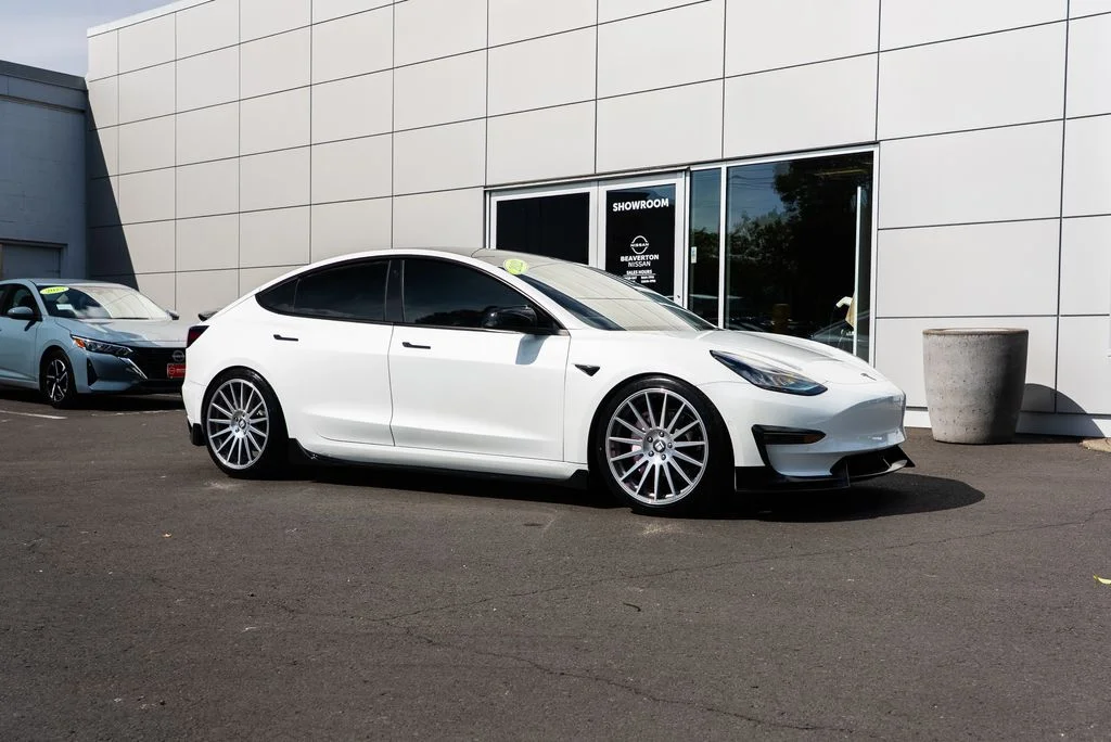 Used 2022 White Tesla Long Range image 24
