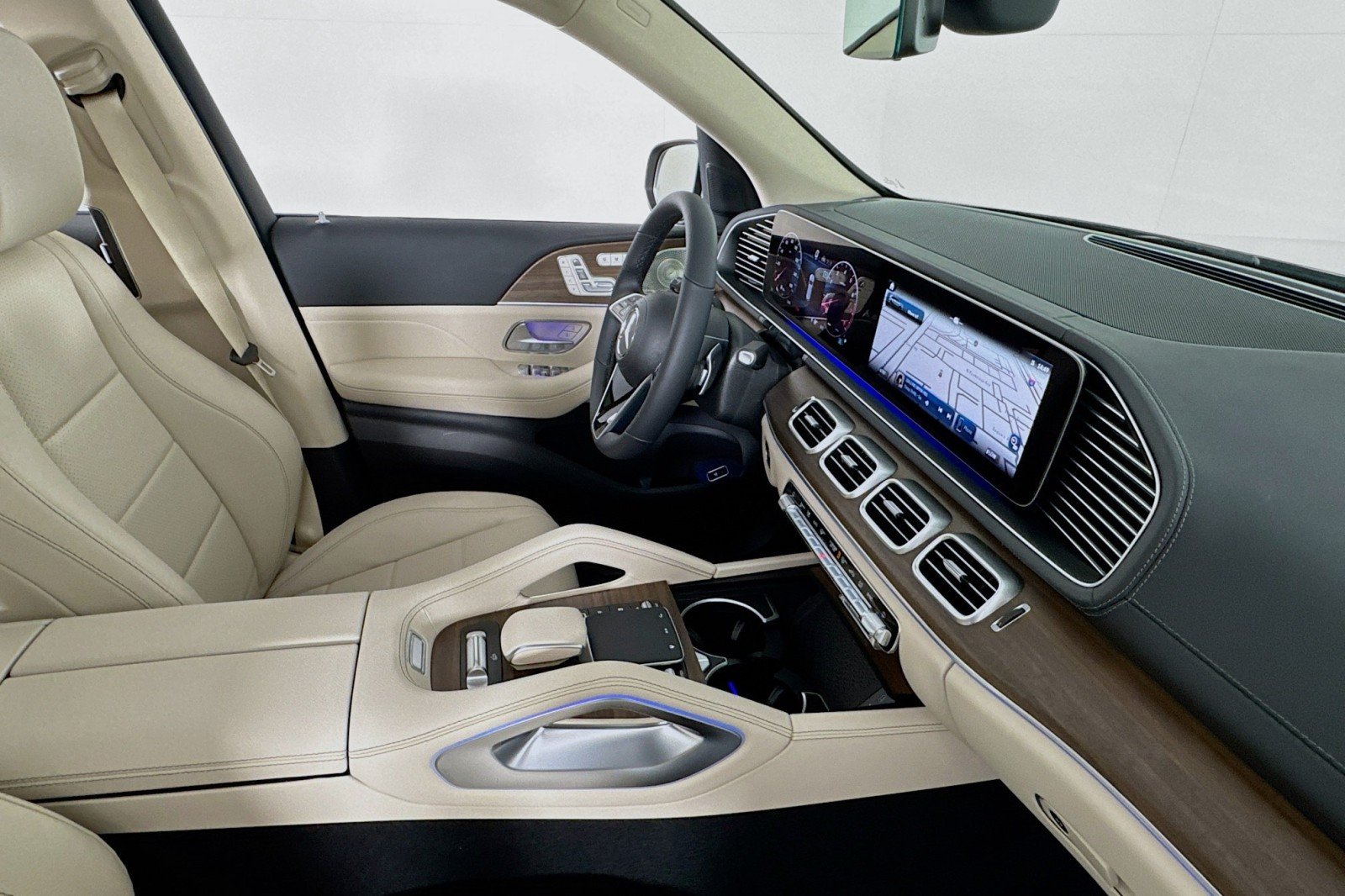 New 2026 Polar White Mercedes-Benz GLS 450 4MATIC® SUV image 16