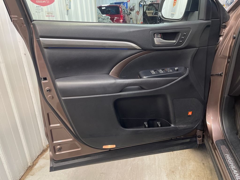 Certified Used 2017 Brown Toyota Limited image 14