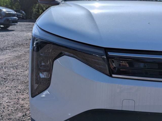 New 2026 Snow White Pearl Kia EX image 8