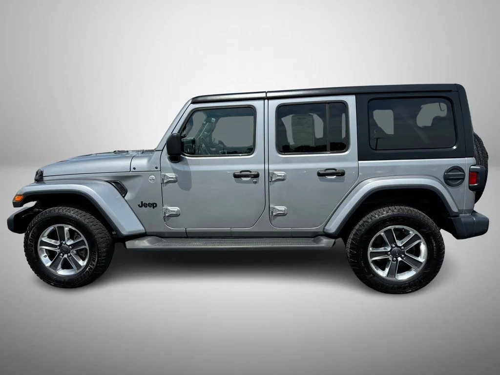 Used 2020 Silver Jeep Unlimited Sahara image 6