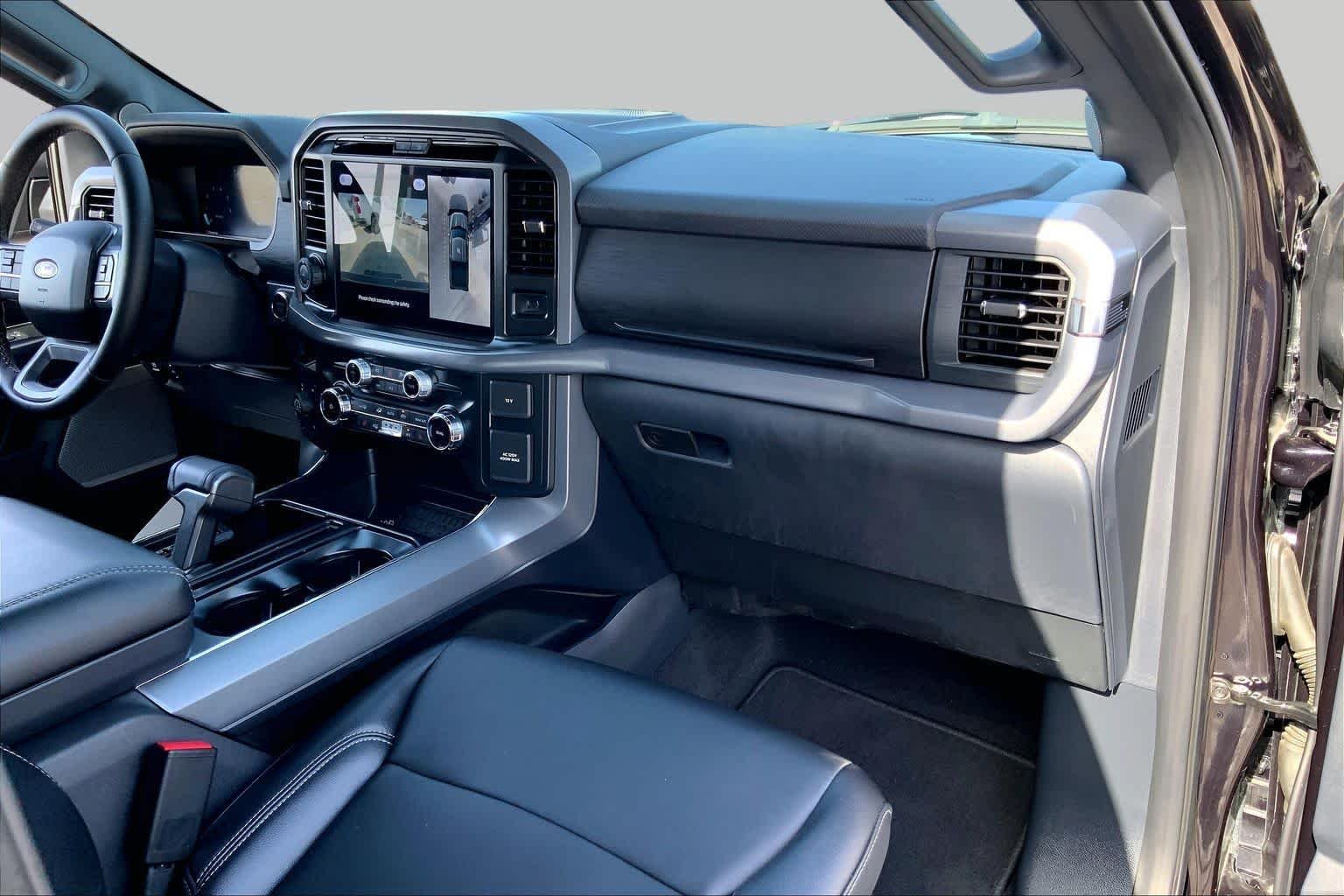 Used 2025 Agate Black Metallic Ford XLT image 16
