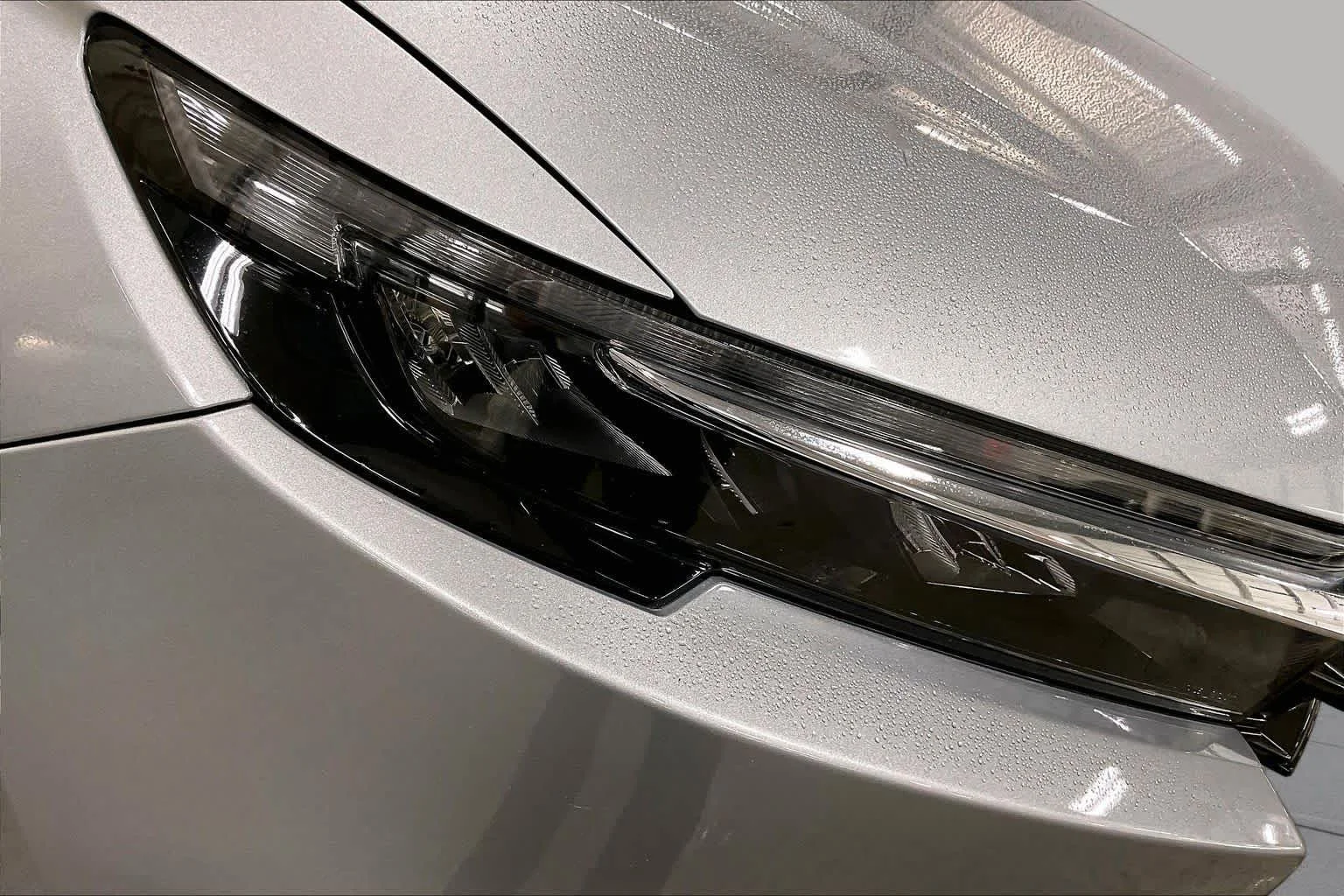 Used 2025 Solar Silver Metallic Honda EX-L image 28
