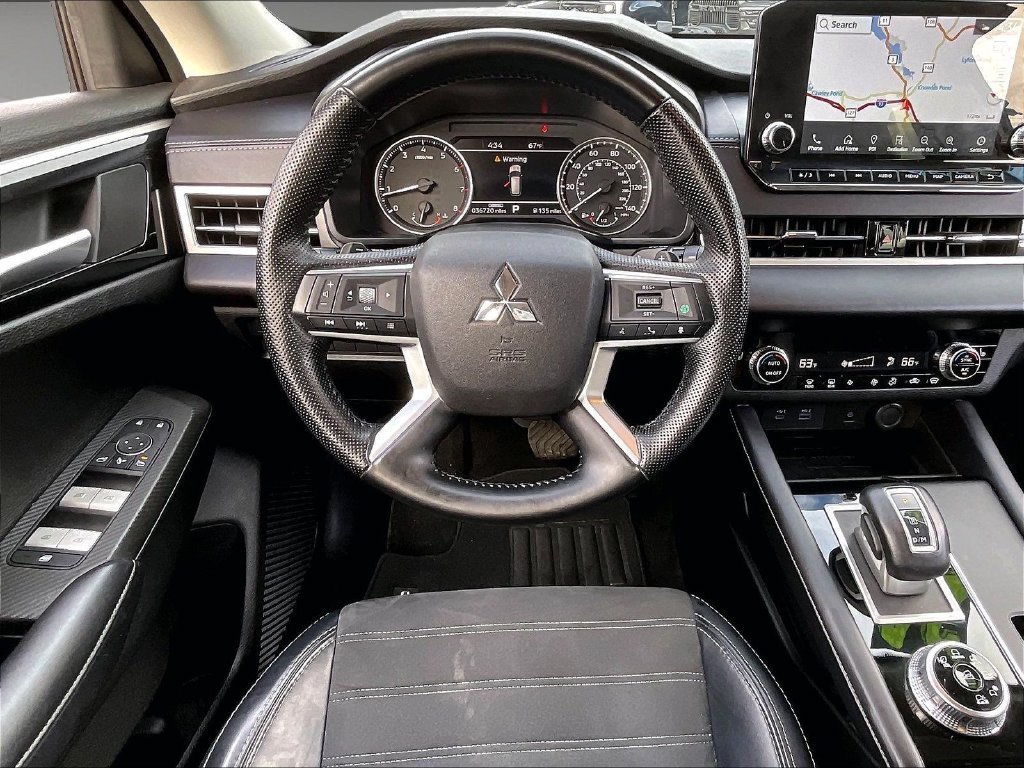 Used 2024 Silver Mitsubishi SE image 17