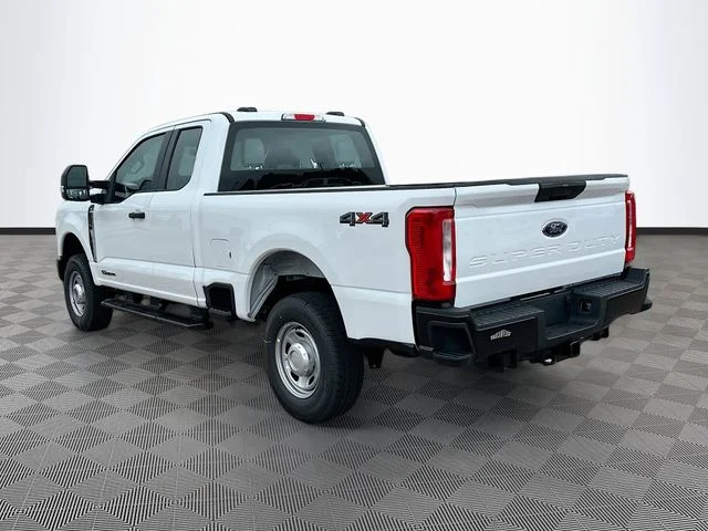 New 2026 Oxford White Ford XL image 4