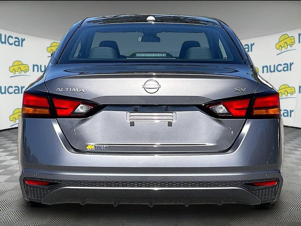 Used 2024 Gun Metallic Nissan 2.5 SV image 5