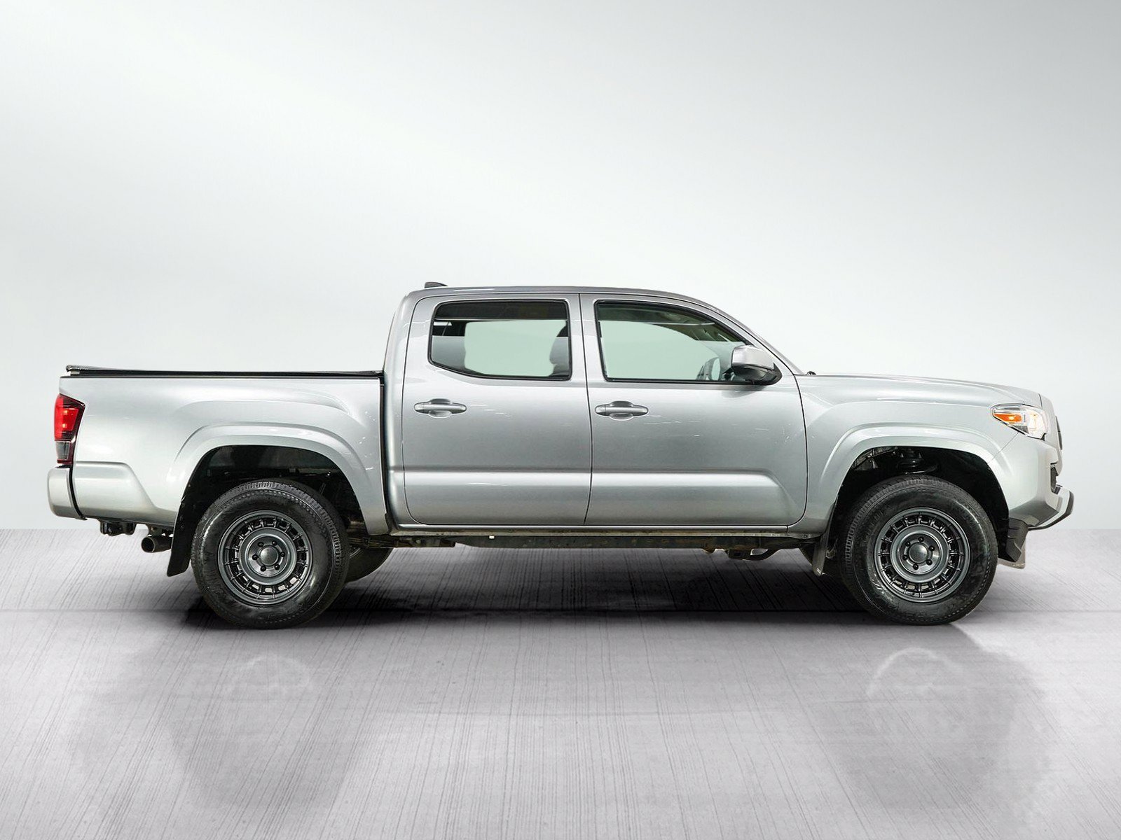 Used 2021 Silver Sky Metallic Toyota SR image 6
