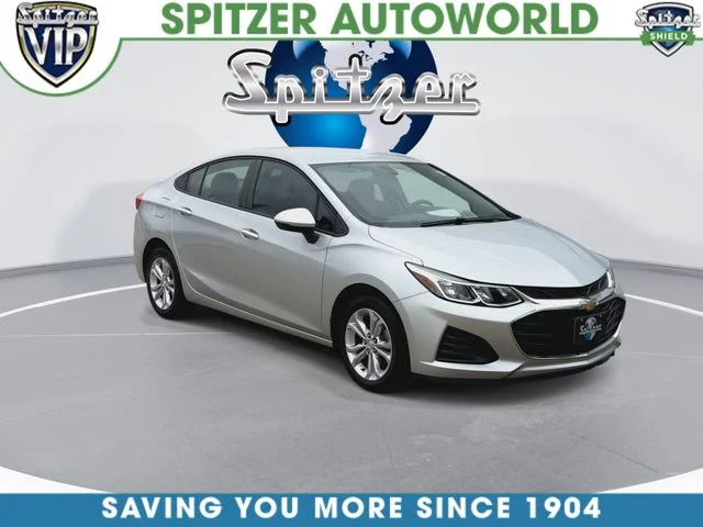 Used 2019 Silver Chevrolet LS image 3