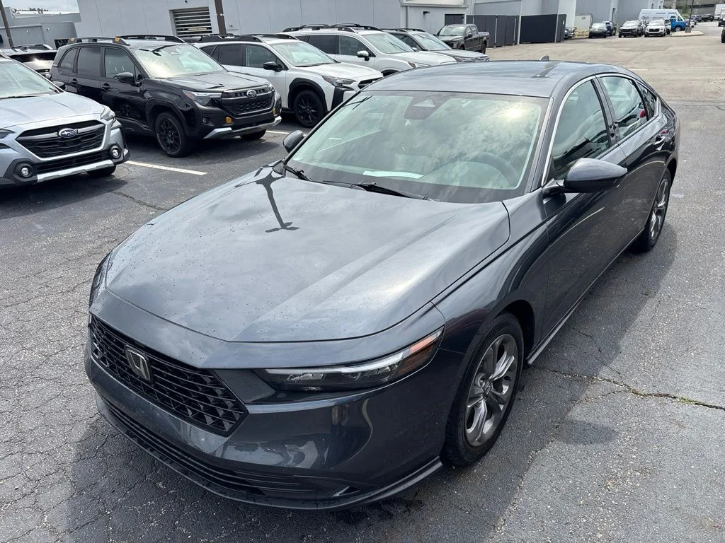 Used 2023 Gray Honda EX image 6